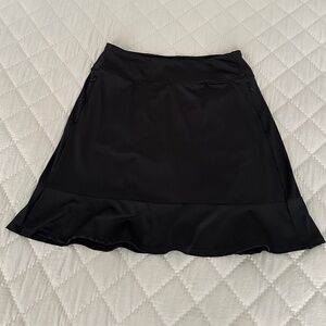 VIODIA Women’s Black Golf Skort - 21” Length - Size L